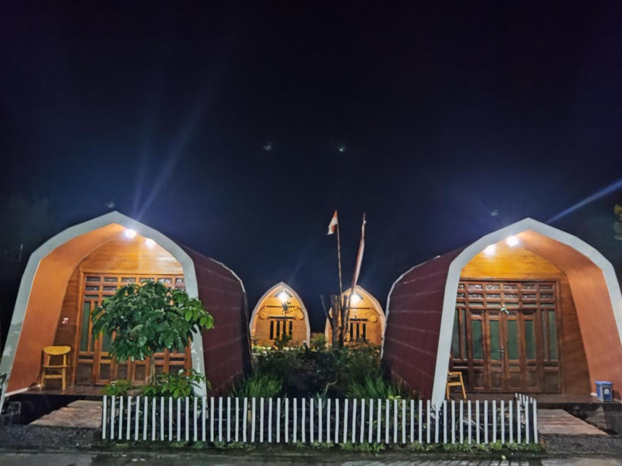 Indah Damai Cottages Sidomukti Buitenkant foto