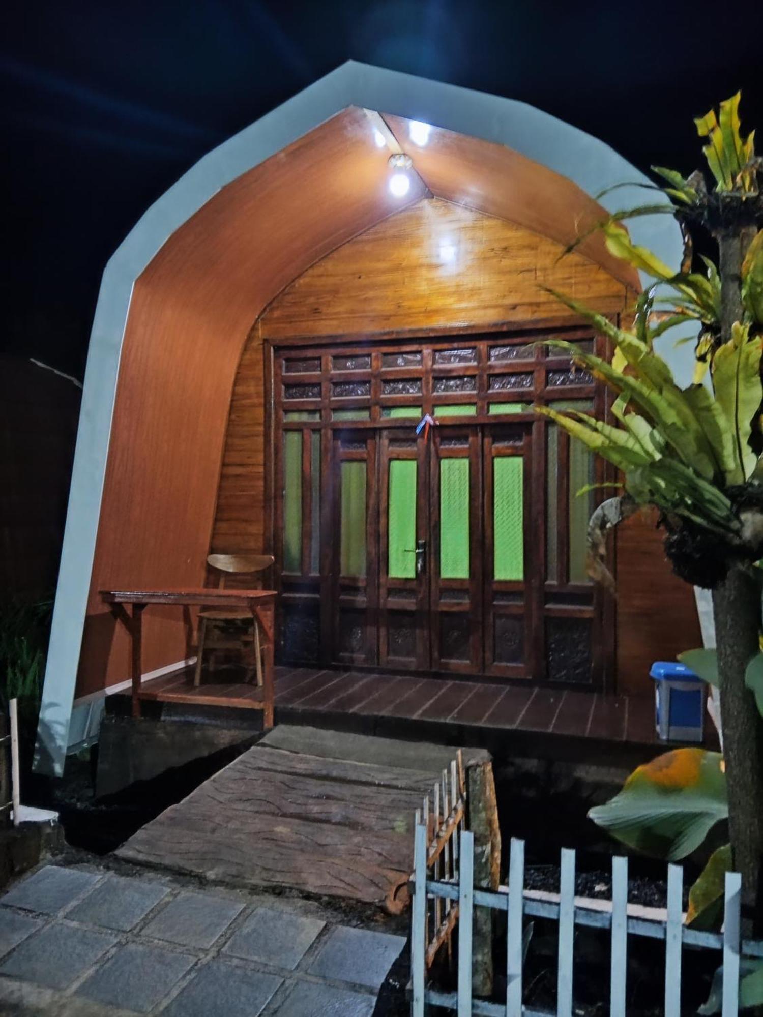 Indah Damai Cottages Sidomukti Buitenkant foto